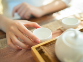 大二女生:戒色三年,女大十八变!